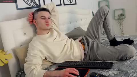 devin_ho online show from February 9, 7:41 pm