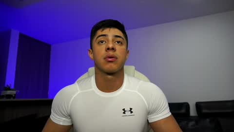 Snapshot of devin_hunter chatting on December 27, 12:07 am Devin Hunter online show from December 27, 12:07 am