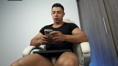 Devin Hunter online show from January 18, 11:51 pm