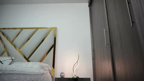 Devin Hunter online show from October 12, 1:54 am