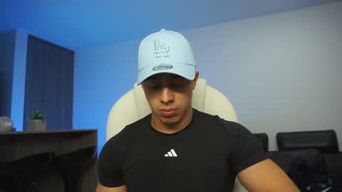 Snapshot of devin_hunter chatting on December 5, 10:33 am Devin Hunter online show from December 5, 10:33 am