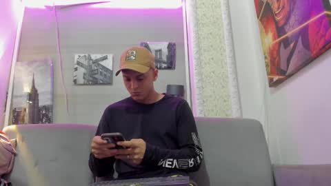 Deyvis Taylor7 online show from December 13, 2:43 am