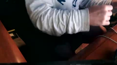 Snapshot of dfwgonewrong chatting on December 31, 11:31 am dfwgonewrong online show from December 31, 11:31 am
