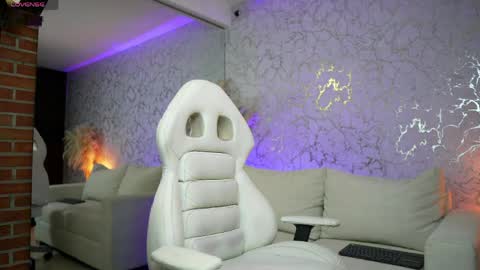 Diego online show from April 11, 1:35 am