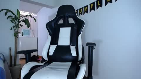 Snapshot of diamond_black00 chatting on December 29, 7:11 pm MaSSimo online show from December 29, 7:11 pm