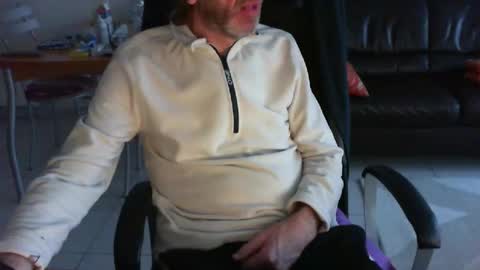 didonc from france..... online show from April 5, 6:04 pm