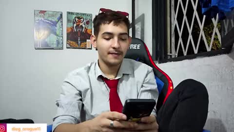 Snapshot of diegorogue_ chatting on February 16, 3:05 am Diego rogue online show from February 16, 3:05 am