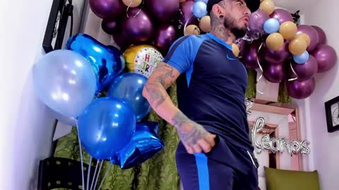 dilan_scootk_ online show from February 2, 11:08 am