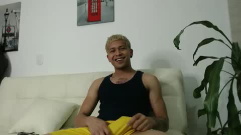 dilanxxx8888 online show from November 5, 4:03 am