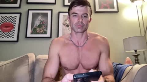 Snapshot of dillonwilde chatting on January 20, 8:29 pm Dillon online show from January 20, 8:29 pm