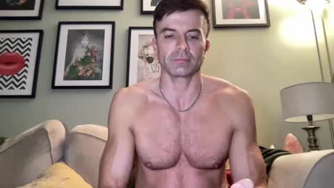 Snapshot of dillonwilde chatting on March 12, 8:52 pm Dillon online show from March 12, 8:52 pm