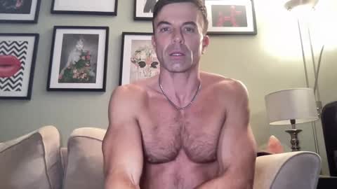 Snapshot of dillonwilde chatting on December 29, 8:26 pm Dillon online show from December 29, 8:26 pm