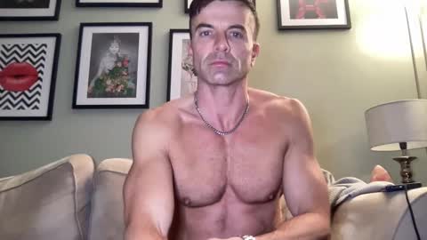 Snapshot of dillonwilde chatting on January 27, 8:07 pm Dillon online show from January 27, 8:07 pm