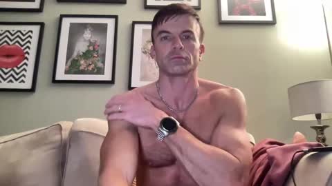 Snapshot of dillonwilde chatting on January 9, 8:44 pm Dillon online show from January 9, 8:44 pm