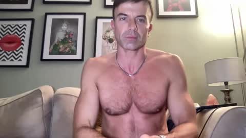 Snapshot of dillonwilde chatting on December 30, 8:47 pm Dillon online show from December 30, 8:47 pm