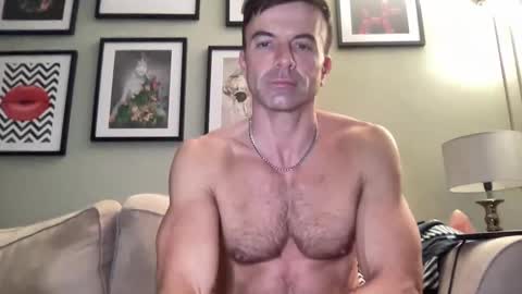 Snapshot of dillonwilde chatting on January 8, 8:50 pm Dillon online show from January 8, 8:50 pm