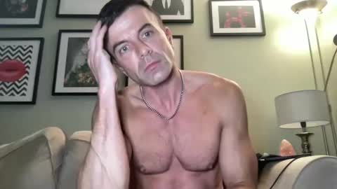Snapshot of dillonwilde chatting on March 8, 8:46 pm Dillon online show from March 8, 8:46 pm