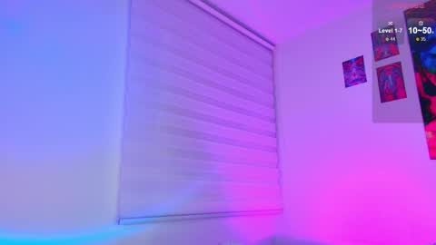 Julian Independent Model online show from April 4, 11:35 pm