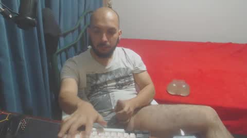 Snapshot of dinchtcams chatting on February 14, 6:45 am Dincht online show from February 14, 6:45 am