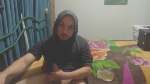 Snapshot of dinchtcams chatting on October 9, 6:29 am Dincht online show from October 9, 6:29 am