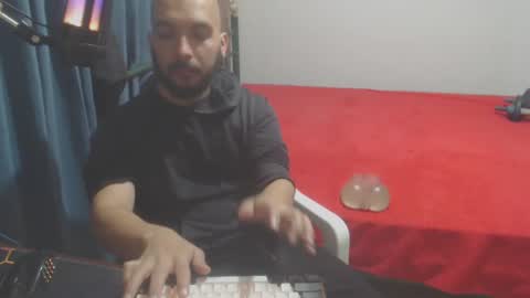 Snapshot of dinchtcams chatting on February 4, 5:21 am Dincht online show from February 4, 5:21 am