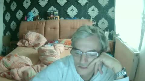 Snapshot of dirk6873 chatting on December 4, 8:34 am Adam Carla online show from December 4, 8:34 am