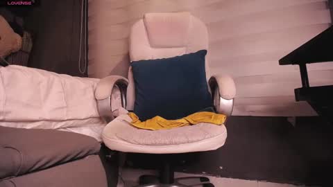 dirty_27cms online show from October 31, 2:13 am