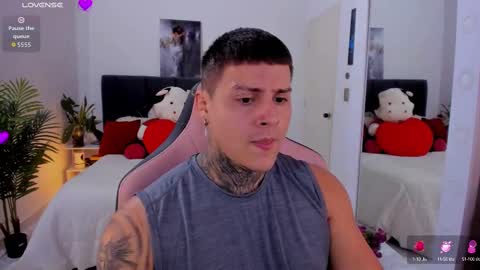johny online show from October 15, 3:52 pm