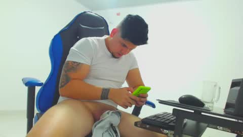 dirty_boylatin online show from February 19, 10:53 pm