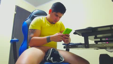 dirty_boylatin online show from February 11, 4:11 am