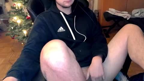 Snapshot of dirty_fun_boy chatting on December 12, 1:49 pm dirty_fun_boy online show from December 12, 1:49 pm