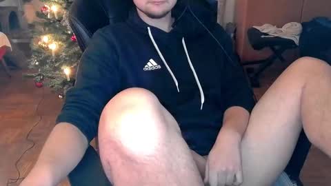 Snapshot of dirty_fun_boy chatting on December 22, 12:05 pm dirty_fun_boy online show from December 22, 12:05 pm