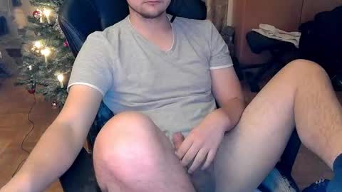 Snapshot of dirty_fun_boy chatting on December 14, 6:52 pm dirty_fun_boy online show from December 14, 6:52 pm