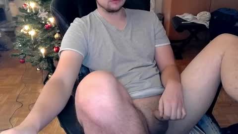 Snapshot of dirty_fun_boy chatting on December 19, 12:45 pm dirty_fun_boy online show from December 19, 12:45 pm