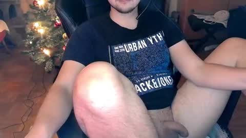 Snapshot of dirty_fun_boy chatting on December 24, 10:39 pm dirty_fun_boy online show from December 24, 10:39 pm