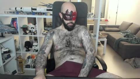 Robert online show from October 31, 9:29 pm