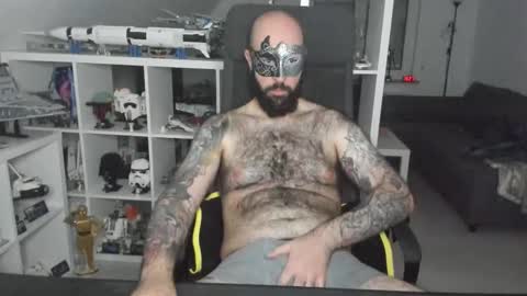 Robert online show from October 22, 4:32 pm