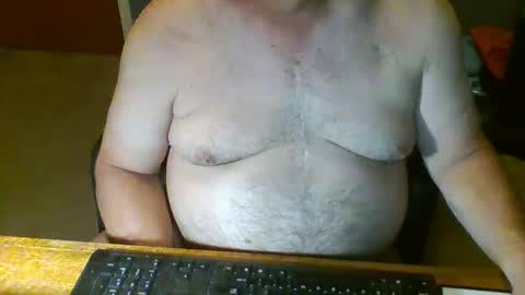 Snapshot of dirtydave52 chatting on October 7, 1:10 am dirtydave52 online show from October 7, 1:10 am