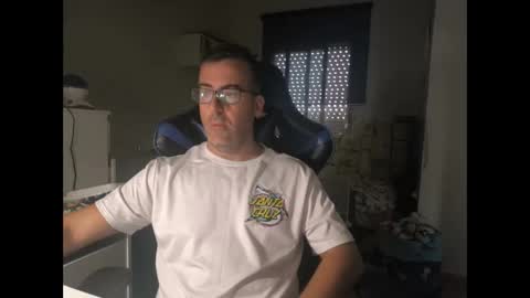 Snapshot of ditos_c chatting on October 16, 8:22 am ditos_c online show from October 16, 8:22 am