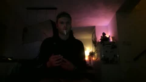 Snapshot of dj_ziggo chatting on January 6, 12:27 am dj_ziggo online show from January 6, 12:27 am