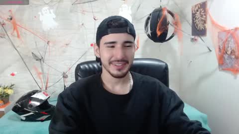 Snapshot of dmitrisanders1 chatting on December 6, 9:13 pm Maybe in pvt online show from December 6, 9:13 pm