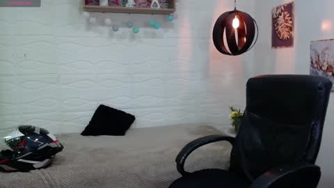 Snapshot of dmitrisanders1 chatting on January 8, 8:50 pm Maybe in pvt online show from January 8, 8:50 pm