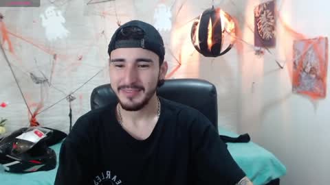 Snapshot of dmitrisanders1 chatting on December 3, 9:45 pm Maybe in pvt online show from December 3, 9:45 pm