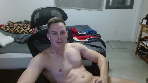 Snapshot of dmoney212 chatting on December 20, 4:53 am dmoney212 online show from December 20, 4:53 am