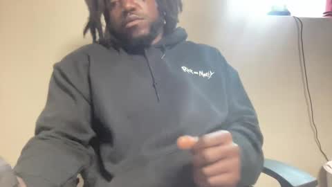 Snapshot of dolo1645 chatting on February 15, 6:23 pm Dolo online show from February 15, 6:23 pm