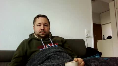 Snapshot of dombio_12 chatting on February 22, 11:35 am dombio_12 online show from February 22, 11:35 am