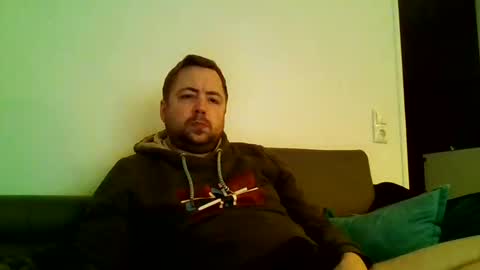 Snapshot of dombio_12 chatting on February 23, 1:09 am dombio_12 online show from February 23, 1:09 am