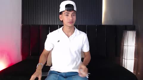 Dominic online show from December 22, 4:53 am