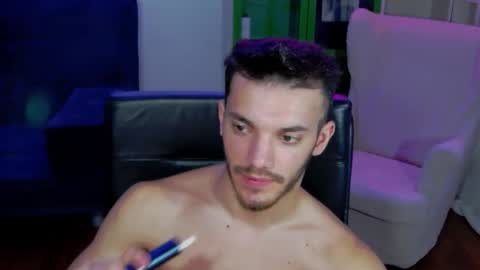 dominicvalente online show from October 31, 8:01 pm