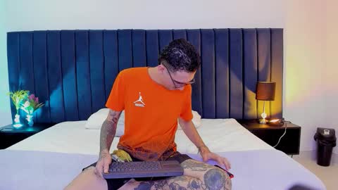 dominik_thompson777 online show from September 20, 4:12 am
